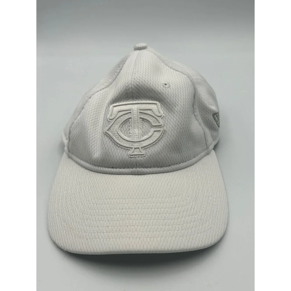 New Era‎ Minnesota Twins 9TWENTY Hat White Silver Mesh Adjustable MLB Cap